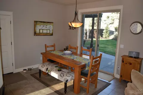 63113 Dakota Dr, Bend, OR 97701 photo 4