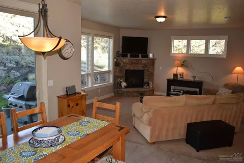 63113 Dakota Dr, Bend, OR 97701 photo 5