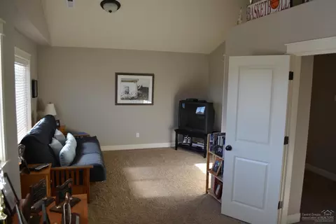 63113 Dakota Dr, Bend, OR 97701 photo 7