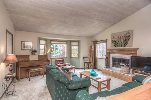 64771 Saros, Bend, OR 97701 photo 7