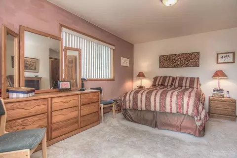 64771 Saros, Bend, OR 97701 photo 12