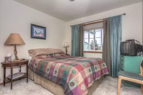 64771 Saros, Bend, OR 97701 photo 15