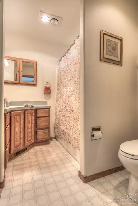 64771 Saros, Bend, OR 97701 photo 14