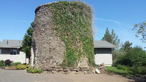 61843 Dobbin Rd, Bend, OR 97702 photo 3