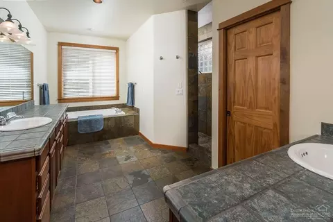 19570 Green Lakes Loop, Bend, OR 97702 photo 12