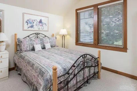 19570 Green Lakes Loop, Bend, OR 97702 photo 13