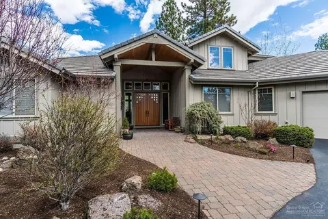 19570 Green Lakes Loop, Bend, OR 97702 photo 1
