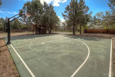 61954 Rawhide Dr, Bend, OR 97702 photo 8