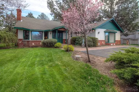 61954 Rawhide Dr, Bend, OR 97702 photo 2