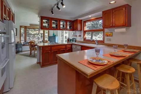 61954 Rawhide Dr, Bend, OR 97702 photo 17