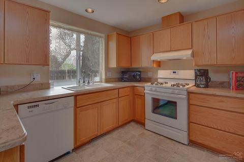704 NE Mason Rd, Bend, OR 97701 photo 17