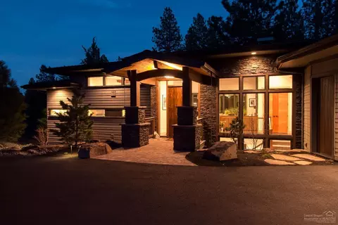 2855 NW Perlette Ln, Bend, OR 97703 photo 2