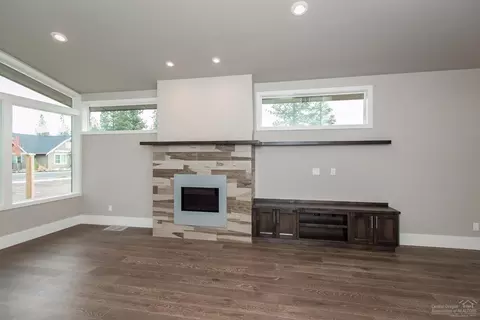 1871 NW Fields St, Bend, OR 97703 photo 5