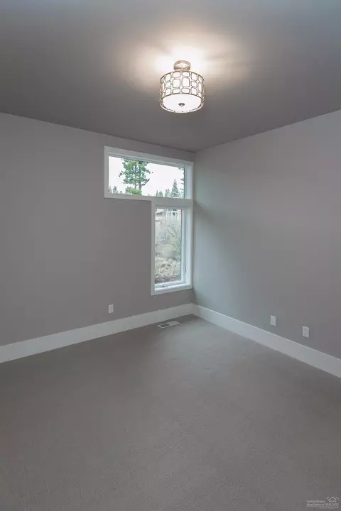 1871 NW Fields St, Bend, OR 97703 photo 15