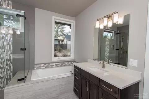 1871 NW Fields St, Bend, OR 97703 photo 12