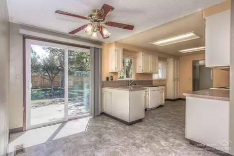 21309 Keyte Rd, Bend, OR 97701 photo 10