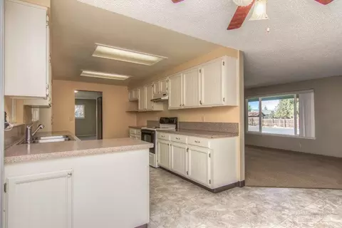 21309 Keyte Rd, Bend, OR 97701 photo 11