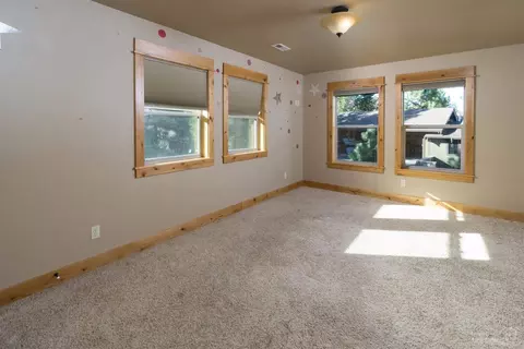 652 NW Powell Butte Loop, Bend, OR 97701 photo 14