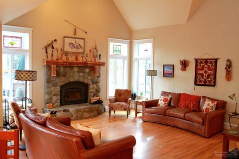 415 E Wapato Loop, Sisters, OR 97759 photo 4
