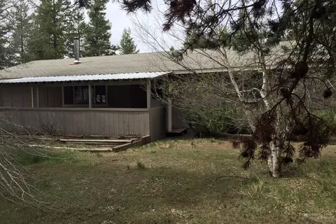 15920 Frances Ln, La Pine, OR 97739 photo 2