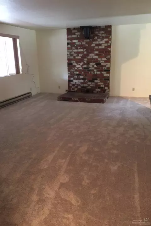 15920 Frances Ln, La Pine, OR 97739 photo 5