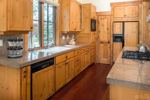 17443 Canoe Camp Dr, Bend, OR 97707 photo 6