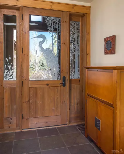 17443 Canoe Camp Dr, Bend, OR 97707 photo 3