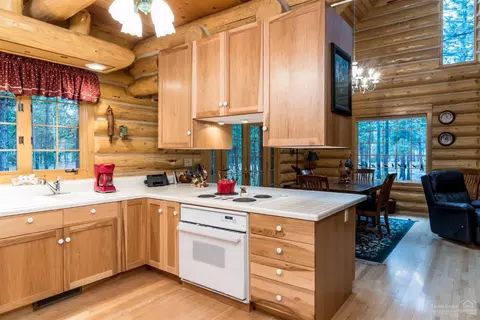 53505 Wildriver Way, La Pine, OR 97739 photo 7