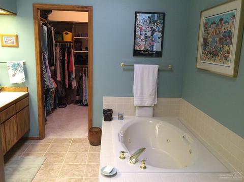 60741 Willow Creek Loop, Bend, OR 97702 photo 11
