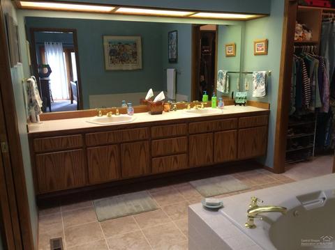 60741 Willow Creek Loop, Bend, OR 97702 photo 10