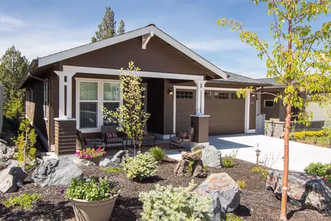 61081 SE Ruby Peak Ln, Bend, OR 97702 photo 2
