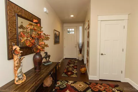 61081 SE Ruby Peak Ln, Bend, OR 97702 photo 4