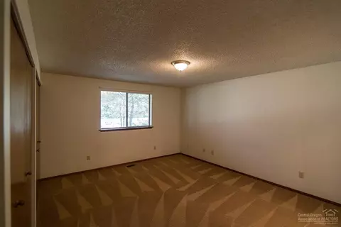 20745 Blacksmith Cir, Bend, OR 97702 photo 12