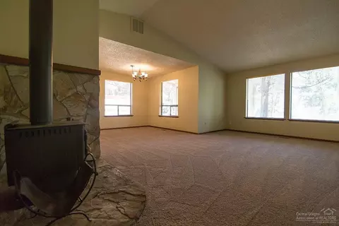 20745 Blacksmith Cir, Bend, OR 97702 photo 3