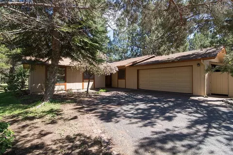 20745 Blacksmith Cir, Bend, OR 97702 photo 2
