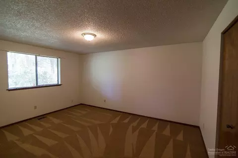 20745 Blacksmith Cir, Bend, OR 97702 photo 11