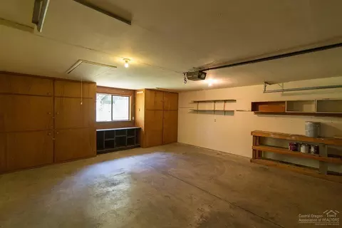 20745 Blacksmith Cir, Bend, OR 97702 photo 17