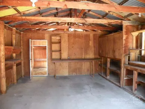 53719 Bridge Dr, La Pine, OR 97739 photo 10