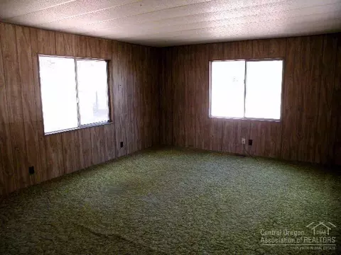53719 Bridge Dr, La Pine, OR 97739 photo 4