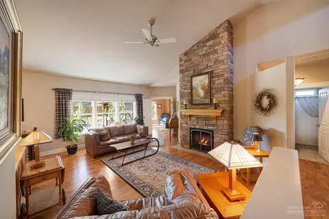 21407 Bradetich Loop, Bend, OR 97701 photo 5
