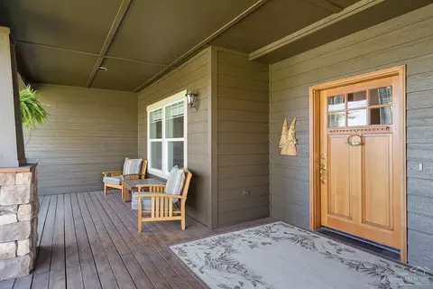 21407 Bradetich Loop, Bend, OR 97701 photo 3
