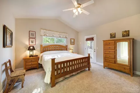 21407 Bradetich Loop, Bend, OR 97701 photo 13