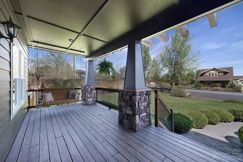 21407 Bradetich Loop, Bend, OR 97701 photo 2