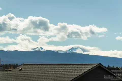 20725 NE Kilbourne Loop, Bend, OR 97701 photo 3