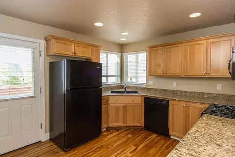 20725 NE Kilbourne Loop, Bend, OR 97701 photo 6