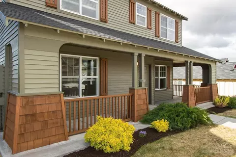 20725 NE Kilbourne Loop, Bend, OR 97701 photo 2
