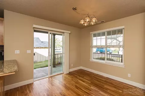 20725 NE Kilbourne Loop, Bend, OR 97701 photo 9