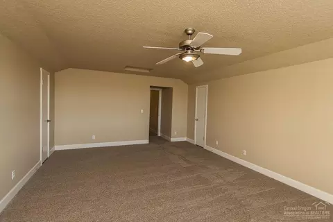 20725 NE Kilbourne Loop, Bend, OR 97701 photo 16