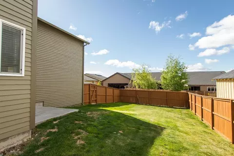 20725 NE Kilbourne Loop, Bend, OR 97701 photo 22