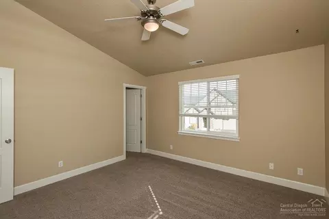 20725 NE Kilbourne Loop, Bend, OR 97701 photo 11
